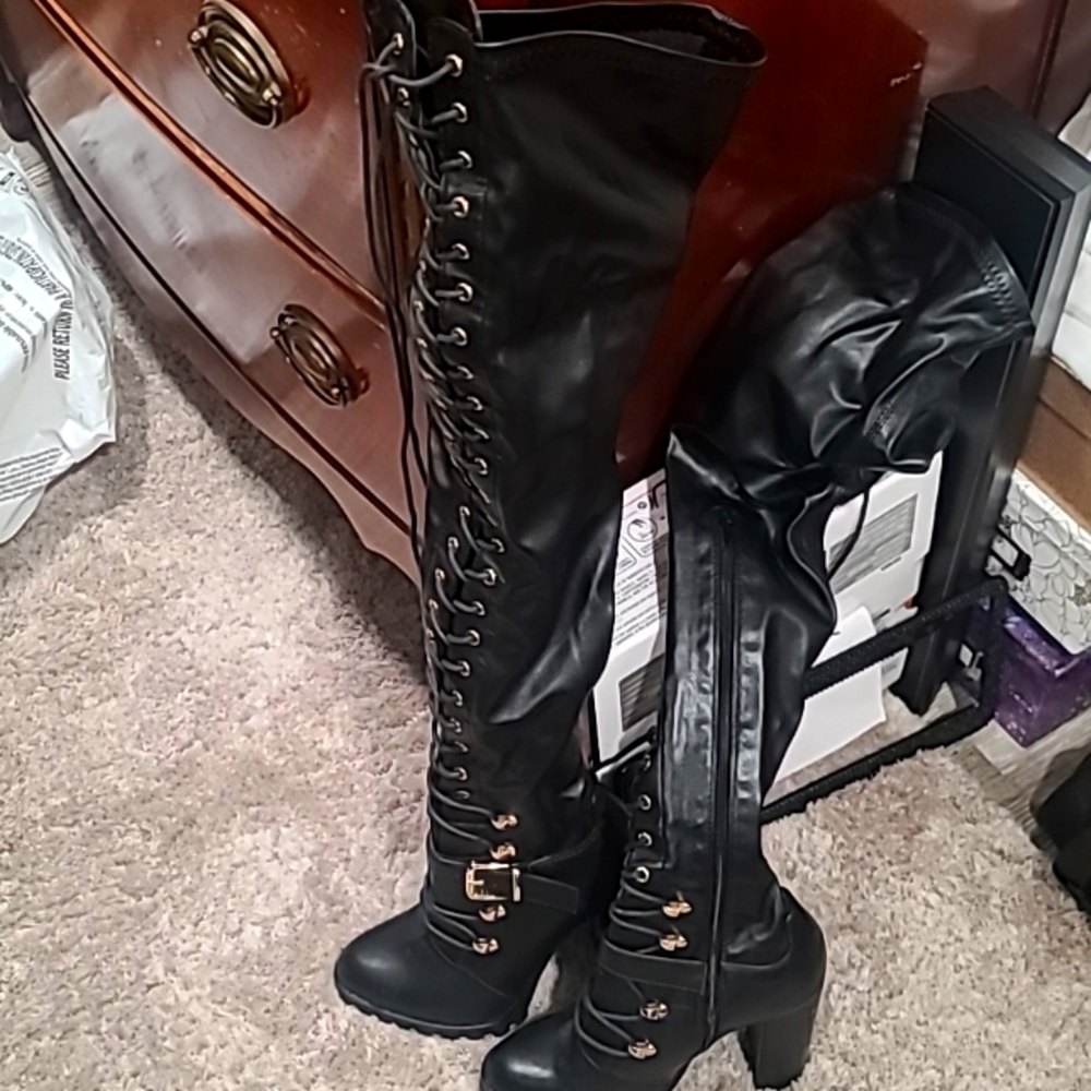 High Road Size 7 Black Boots